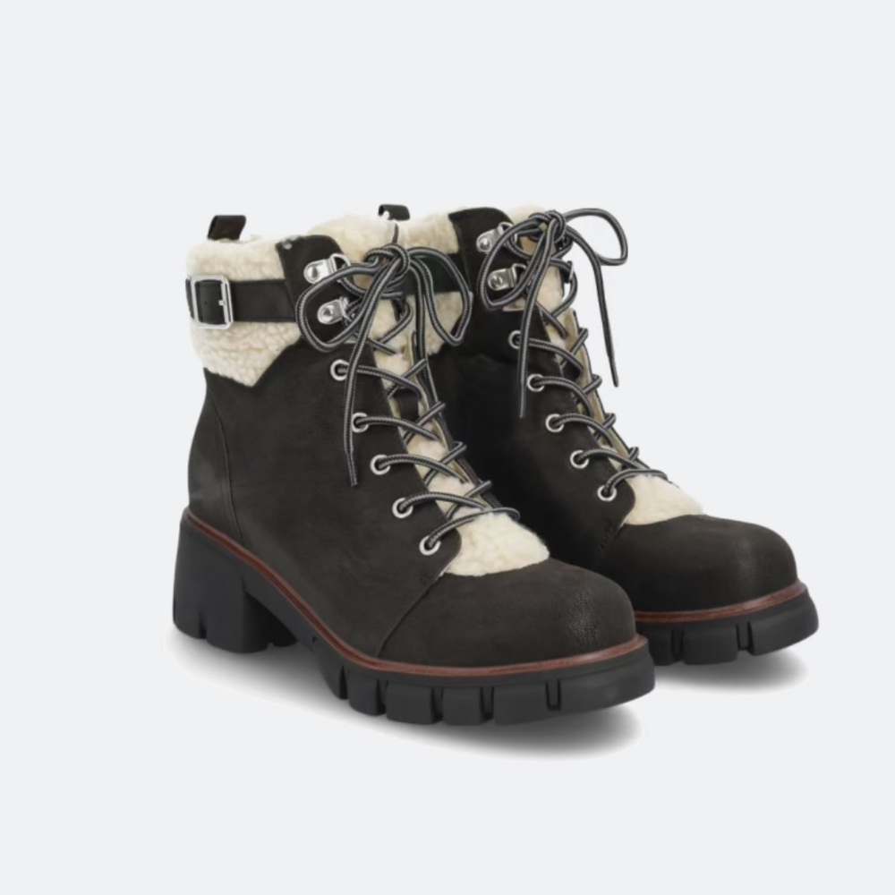 SALE ⭐️⭐️⭐️ MIA Black and Cream Lace-Up Lug Platform Boots